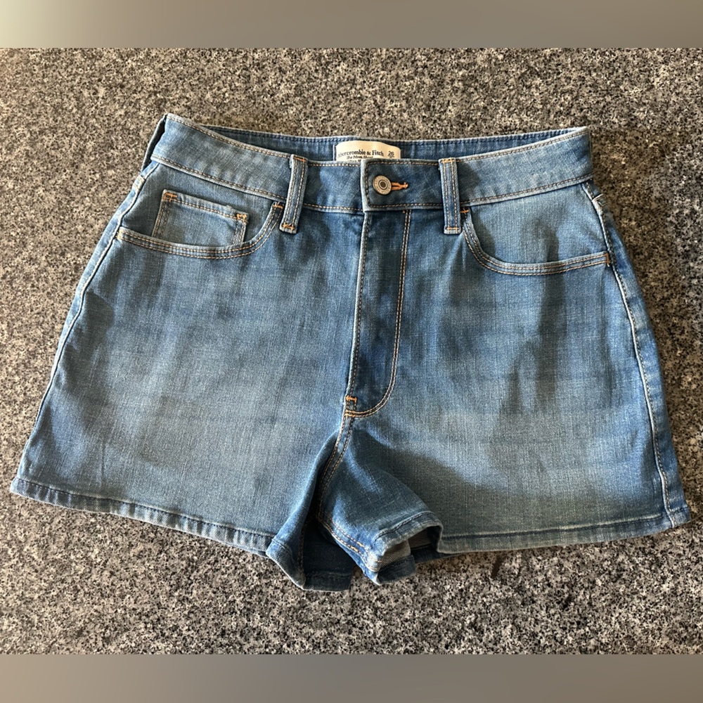 Abercrombie & Fitch High Rise Mom Short